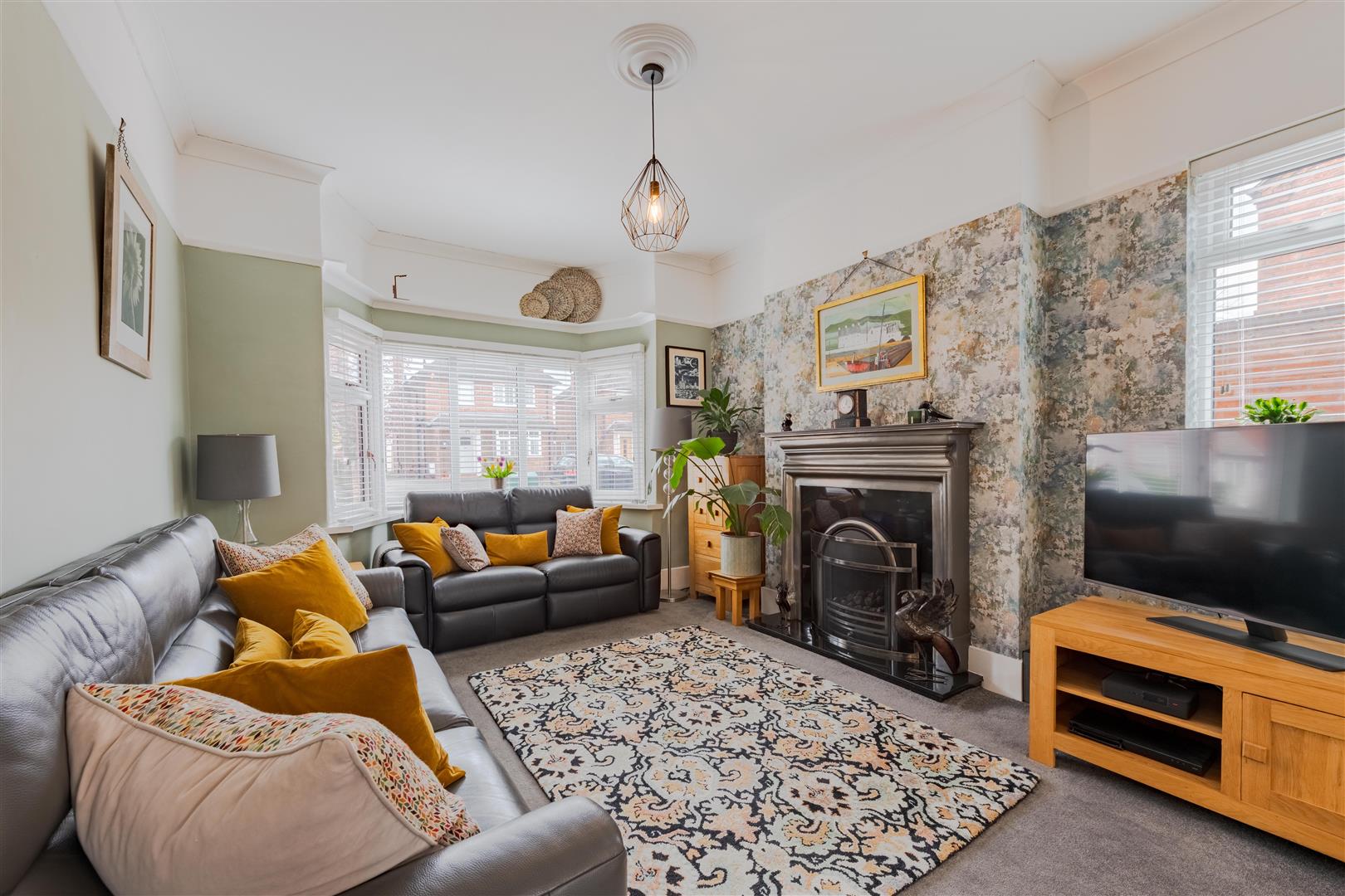 4 bed property in Shrubbery Street, Kidderminster
